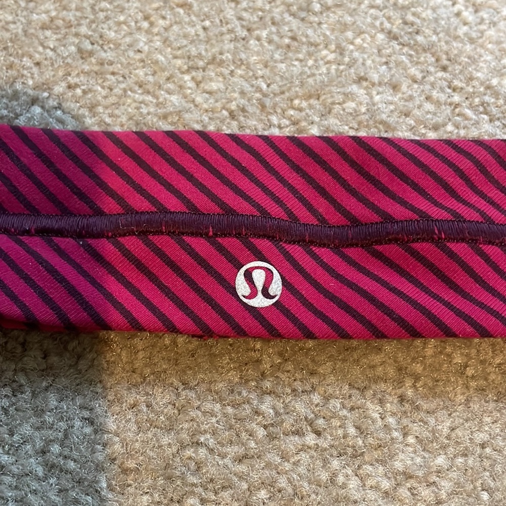 Lulu Lemon fabric stretching striped headband- burgundy - Picture 2 of 8